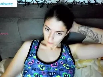 yaniraekberg – webcam model profile photo Image 3