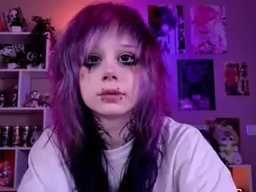 skinny_candy18 – webcam model profile photo Image 10