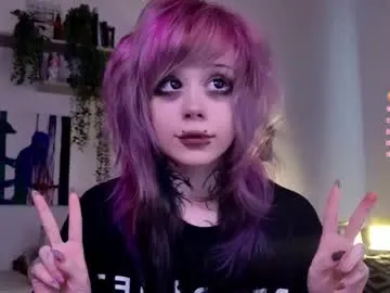 skinny_candy18 – webcam model profile photo Image 19