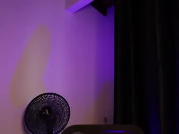 bisexualmilf – webcam model profile photo Image 18