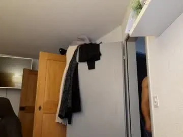 bisexualmilf – webcam model profile photo Image 5