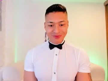 trainwithme – webcam model profile photo Image 17