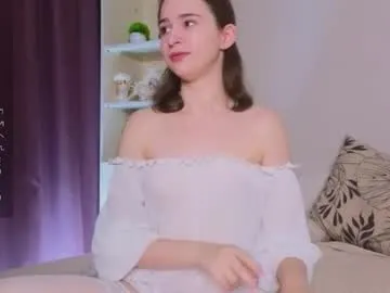 alice_kisaa – webcam model profile photo Image 10