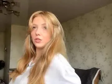 signehinz – webcam model profile photo Image 8