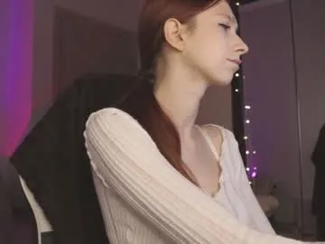 alisaa_01 chat room preview