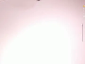 mikaelataron chat room preview Image 7