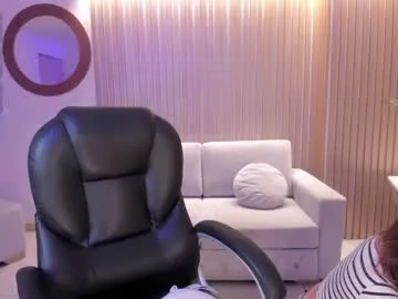 amywoods chat room preview