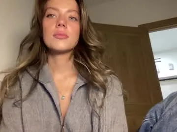 Charlotte_18 – webcam model profile photo Image 17