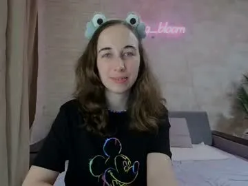 ShyQueen25 – webcam model profile photo Image 3