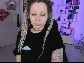 roouse – webcam model profile photo Image 16