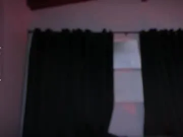 hustleebabyy_vikki – webcam model profile photo Image 12