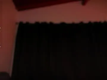 hustleebabyy_vikki – webcam model profile photo Image 4