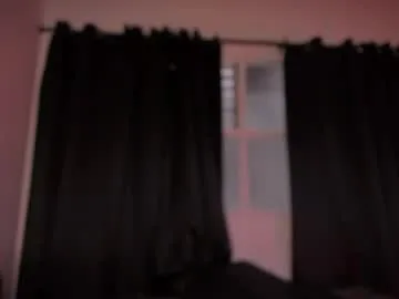 hustleebabyy_vikki – webcam model profile photo Image 8