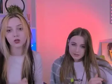 roouse – webcam model profile photo Image 11