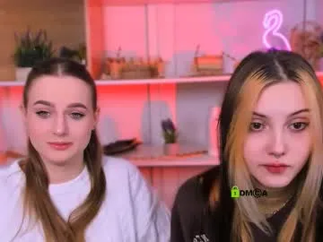 roouse – webcam model profile photo Image 12