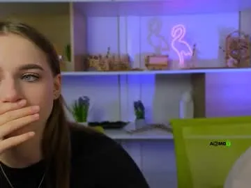 roouse – webcam model profile photo Image 7