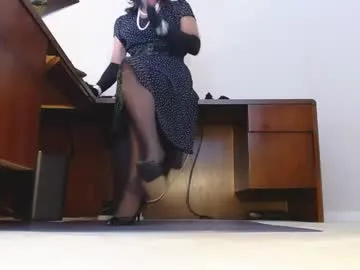 bisexualmilf – webcam model profile photo Image 7