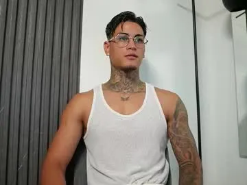 GmGit – webcam model profile photo Image 18