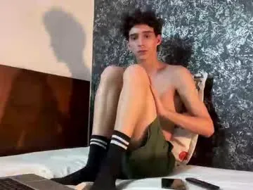 Benson18y – webcam model profile photo Image 6