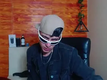 bastiaan_28 chat room preview