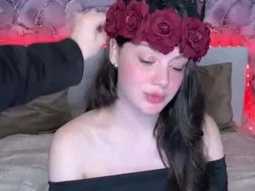 little_sweet_18 – webcam model profile photo Image 6