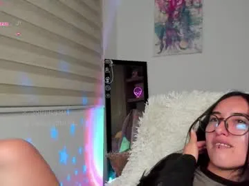 loriamarzinske – webcam model profile photo Image 6