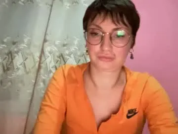 bisexualmilf – webcam model profile photo Image 17