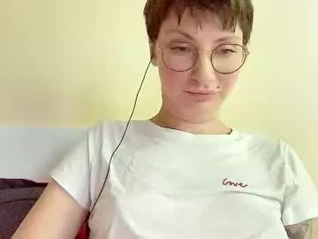 bisexualmilf – webcam model profile photo Image 2