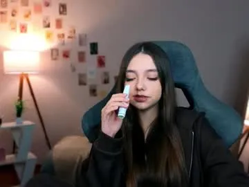 SallyDinosaur chat room preview Image 13