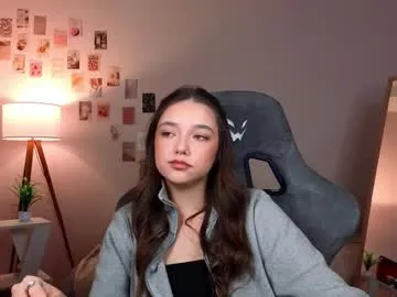 SallyDinosaur chat room preview Image 8