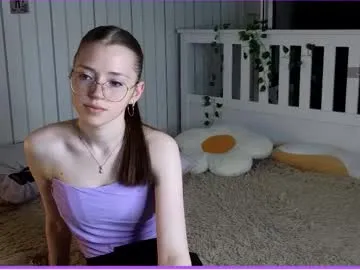 skinny_candy18 – webcam model profile photo Image 13