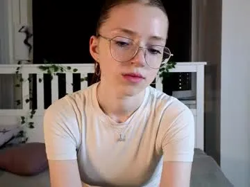 skinny_candy18 – webcam model profile photo Image 15