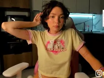 TwinksNextDoor – webcam model profile photo Image 7