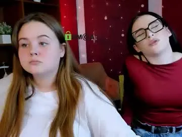 astridscheller – webcam model profile photo Image 11