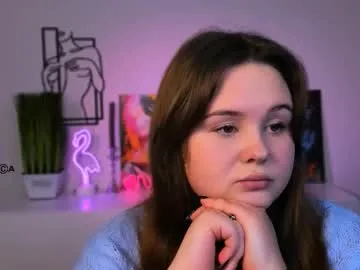 astridscheller – webcam model profile photo Image 2