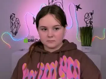 astridscheller – webcam model profile photo Image 7