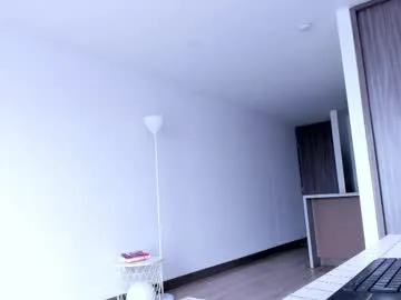 AmberChase – webcam model profile photo Image 10