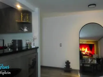 RoxyScarlett chat room preview Image 12