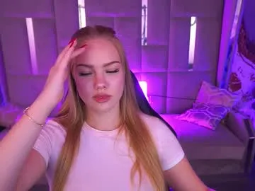 Nicoleevien – webcam model profile photo Image 15