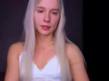 TwinksNextDoor – webcam model profile photo Image 9