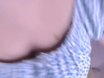 roouse – webcam model profile photo Image 12