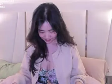 clara_chan chat room preview