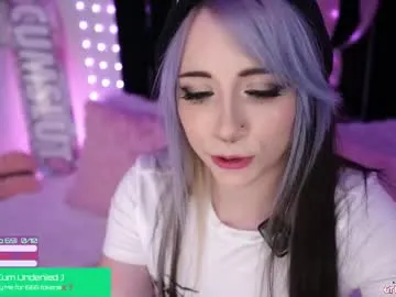 TwinksNextDoor – webcam model profile photo Image 13