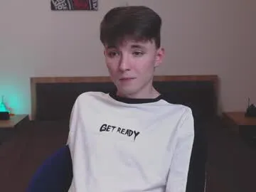 IORio2 – webcam model profile photo Image 3