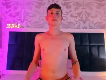 PumaShyXD chat room preview Image 10