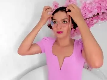 karonmainville – webcam model profile photo Image 6