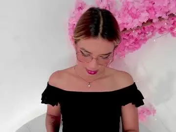 karonmainville – webcam model profile photo Image 7