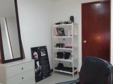 little_show_sexy – webcam model profile photo Image 8