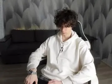 Kento26767 – webcam model profile photo Image 17