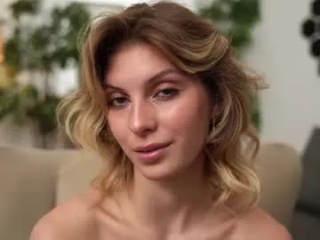 bombaleila – webcam model profile photo Image 2